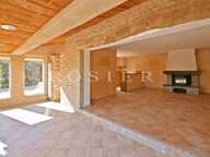 Murs : Villa de plain-pied en pierres avec piscine — photo 3