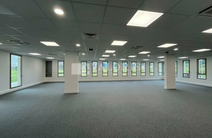 BUREAUX à LOUER — photo 3