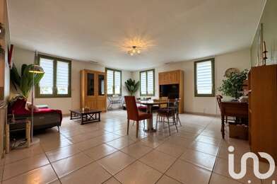 Appartement 4 pièces 215000 €