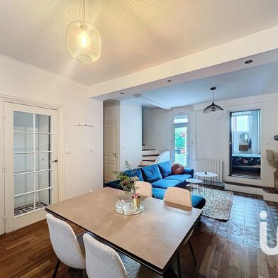 Maison 5 pièces 2040 €