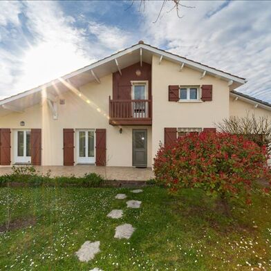 Maison 4 pièces 369600 €