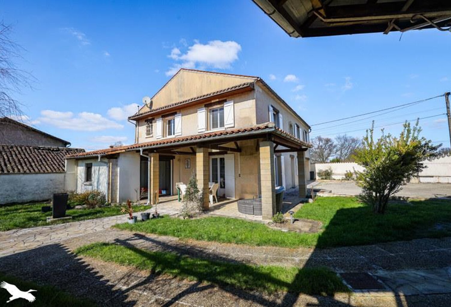 Maison en pierre de 7 pièces principales — photo 1