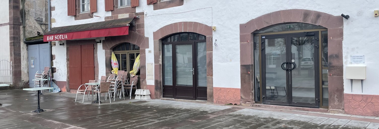 Commerce  35 m² à louer à Saint-Jean-le-Vieux (64220)