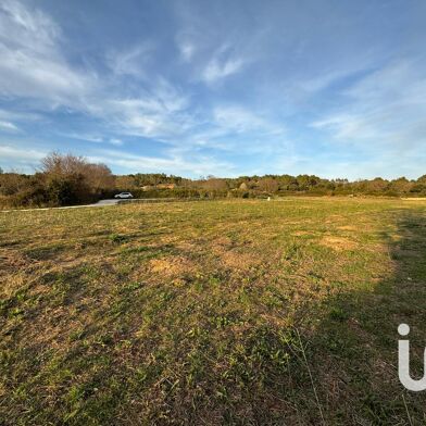 Terrain  690000 €