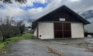 Commerce  200 m² à louer à La Chambre (73130)