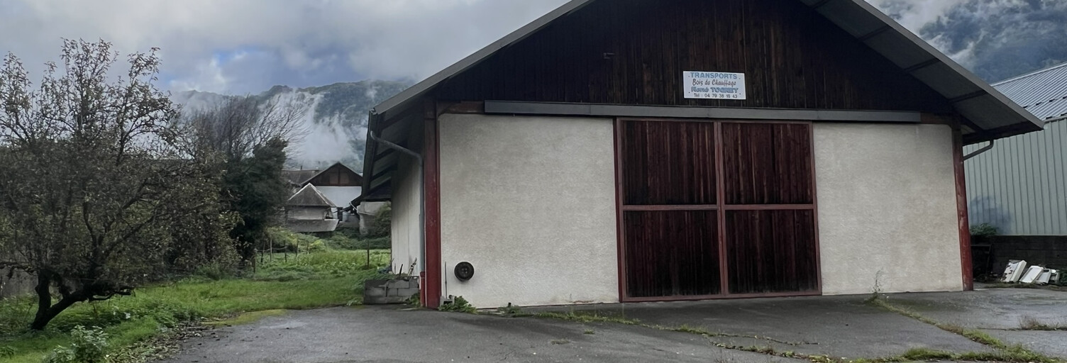 Commerce  200 m² à louer à La Chambre (73130)