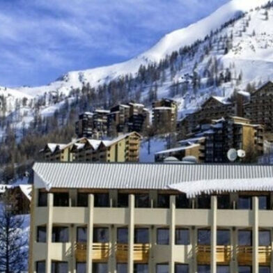 Appartement 1 pièces 84058 €