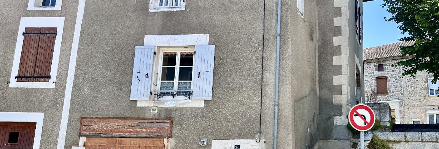 Maison 5 Pièces 97 m² à vendre à Chabanais (16150)