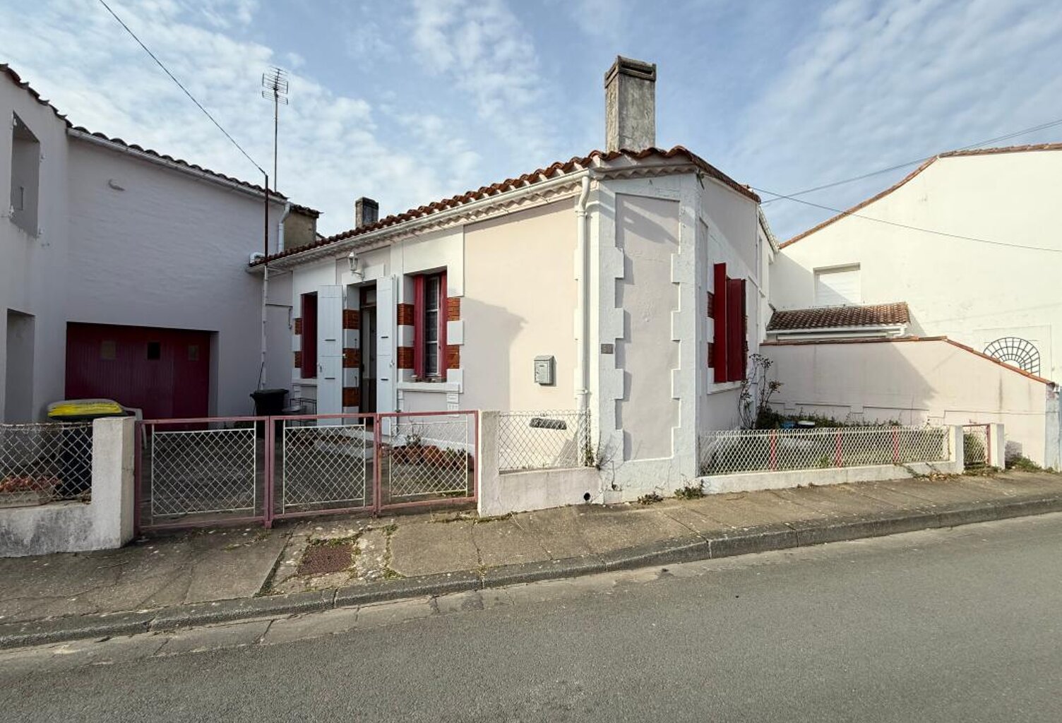MAISON 3 PIECES + STUDIO + GARAGE à environ 1 km PLAGE — photo 1