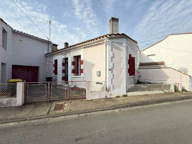 MAISON 3 PIECES + STUDIO + GARAGE à environ 1 km PLAGE — photo du bien