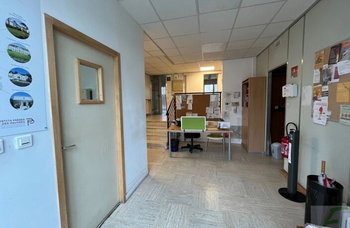 Local commercial — photo 2