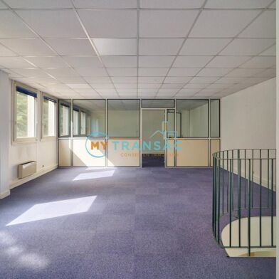 Local industriel  3400 €