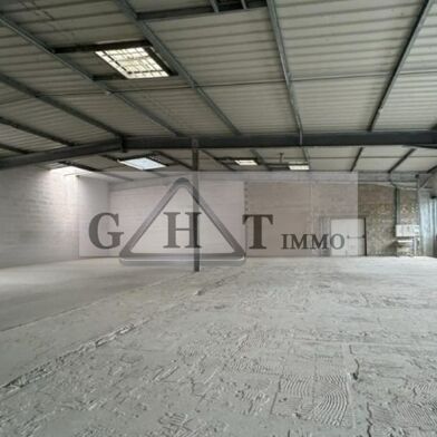 Local industriel  5230 €