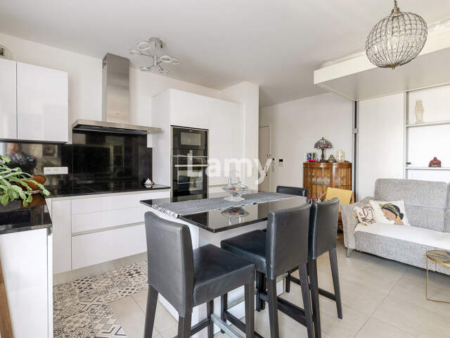 Appartement 2 pièces avec pkg — photo du bien