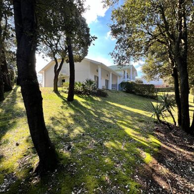 Appartement 5 pièces 419520 €