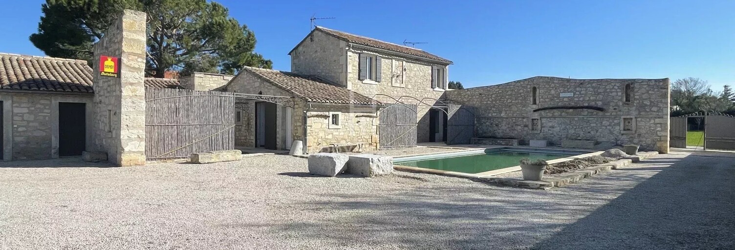 Maison 9 Pièces 195 m² à vendre à Saint-Martin-de-Crau (13310)