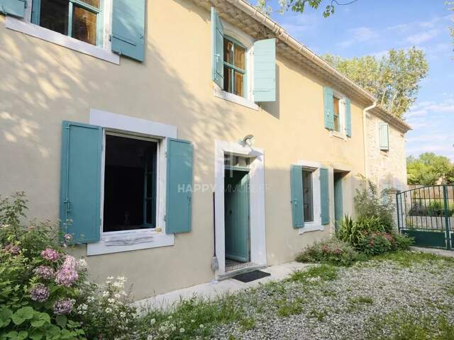 PLEIN CENTRE DE MAUSSANE LES ALPILLES — photo du bien