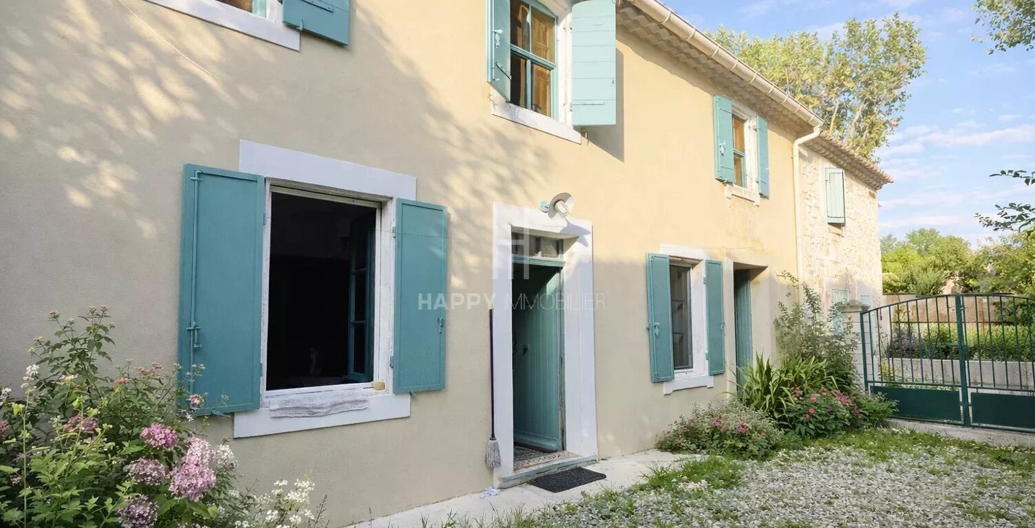 PLEIN CENTRE DE MAUSSANE LES ALPILLES — photo 1