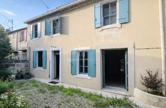 PLEIN CENTRE DE MAUSSANE LES ALPILLES — photo 2