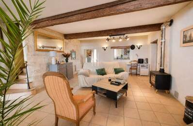 Maison de village alliant charme et potentiel — photo du bien