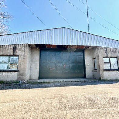 Local industriel  282000 €