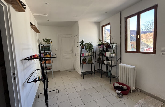 Maison dans bourg avec commerces — photo 4