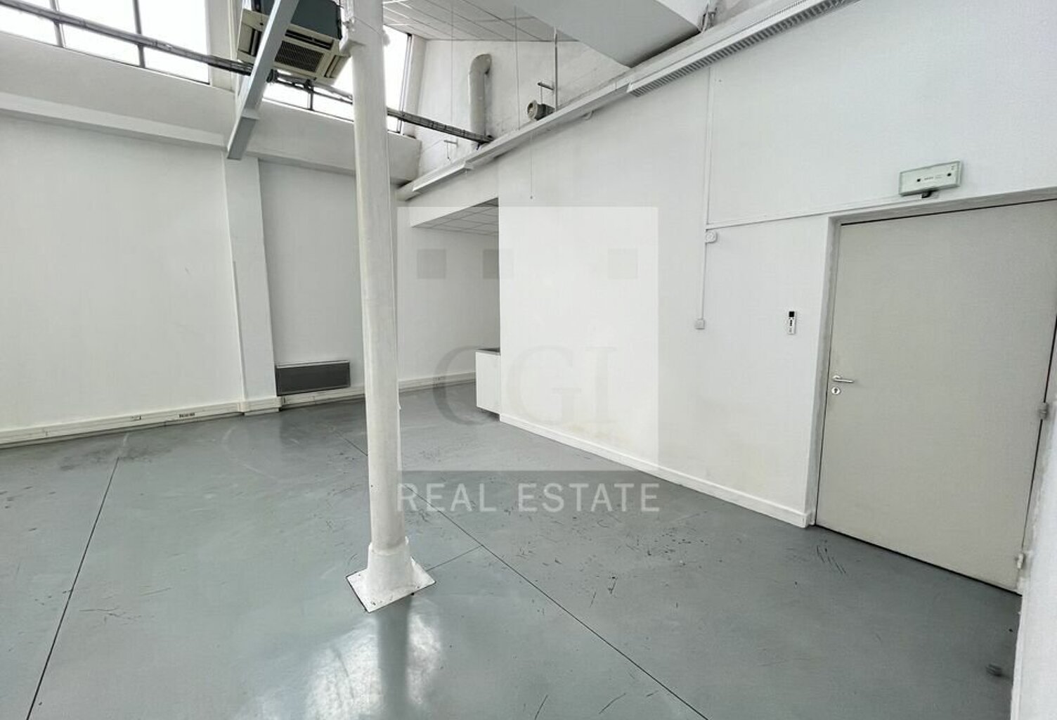 BUREAUX/LOCAL COMMERCIAL à LOUER — photo 1
