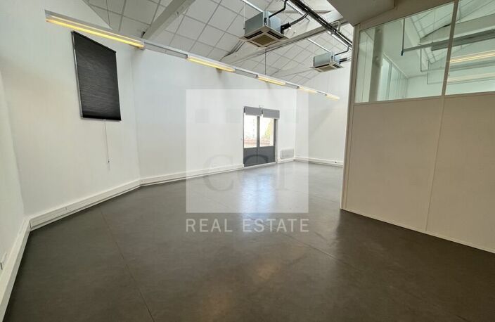 BUREAUX/LOCAL COMMERCIAL à LOUER — photo 3