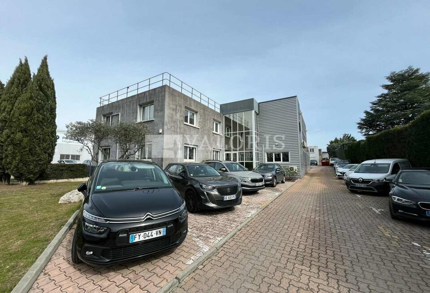 BUREAUX à LOUER — photo 1