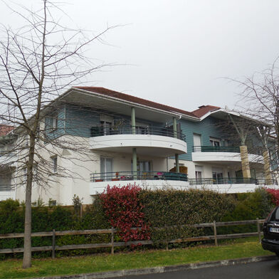Appartement 3 pièces 750 €