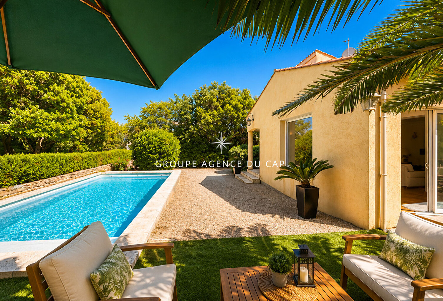 VILLA À VENDRE AVEC 4 CHAMBRES ET PISCINE À 100M DES CRIQUES DE SAINT-AYGULF — photo 1