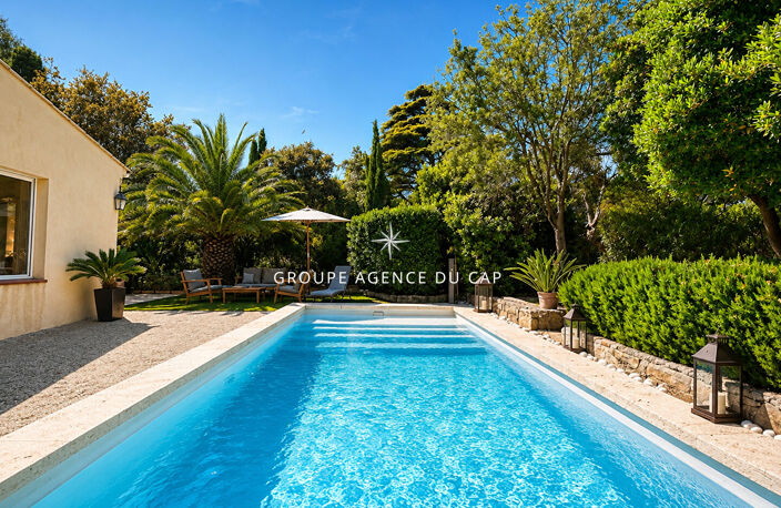 VILLA À VENDRE AVEC 4 CHAMBRES ET PISCINE À 100M DES CRIQUES DE SAINT-AYGULF — photo 4