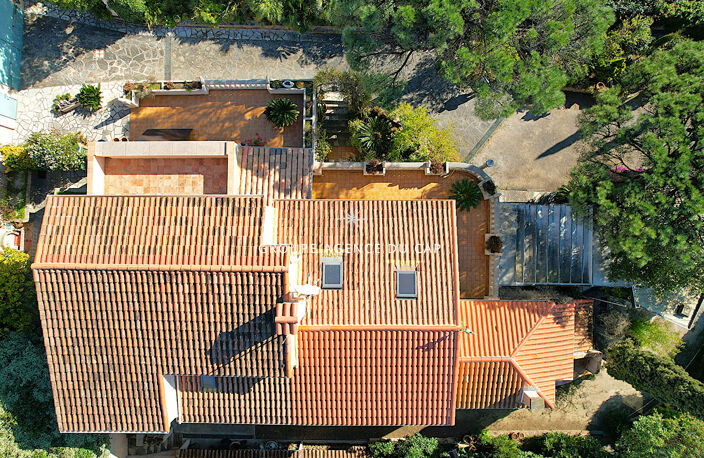 À VENDRE VILLA PROVENÇALE 3 APPARTEMENTS CENTRE ET MER À PIED, AUX ISSAMBRES — photo 3