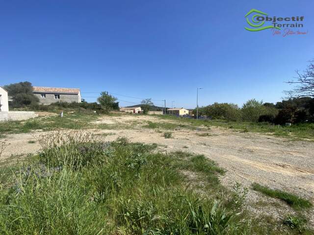 Terrain constructible — photo du bien