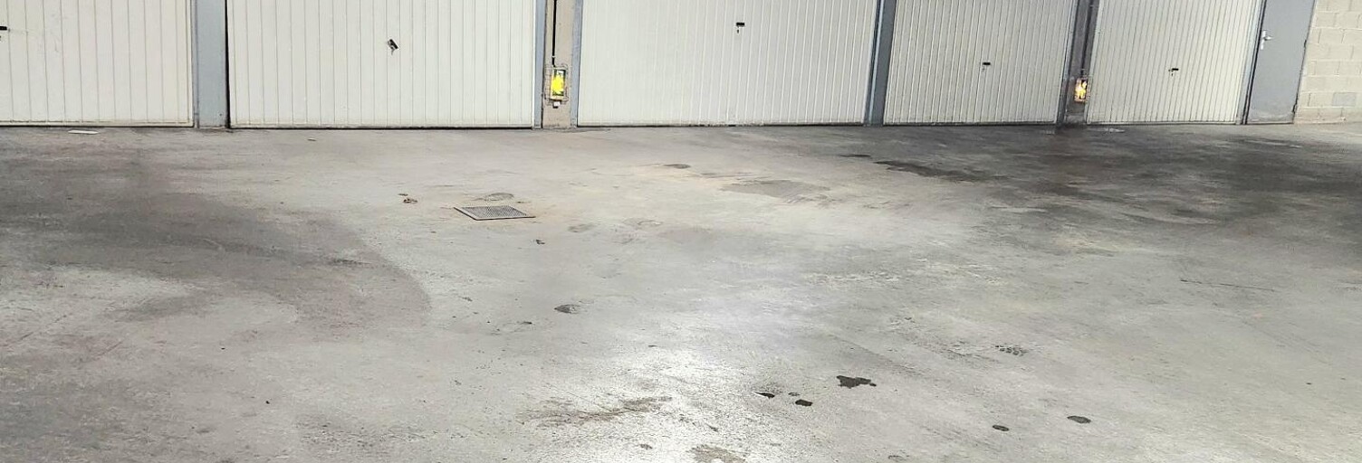 Garage  14 m² à vendre à Oullins-Pierre-Bénite (69310)