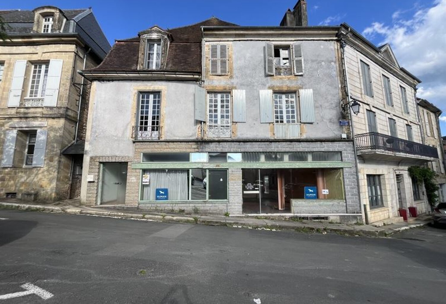 Vente immeuble   Excideuil (24160) — photo 1