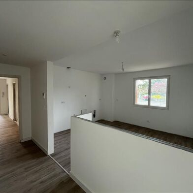 Appartement 4 pièces 275750 €