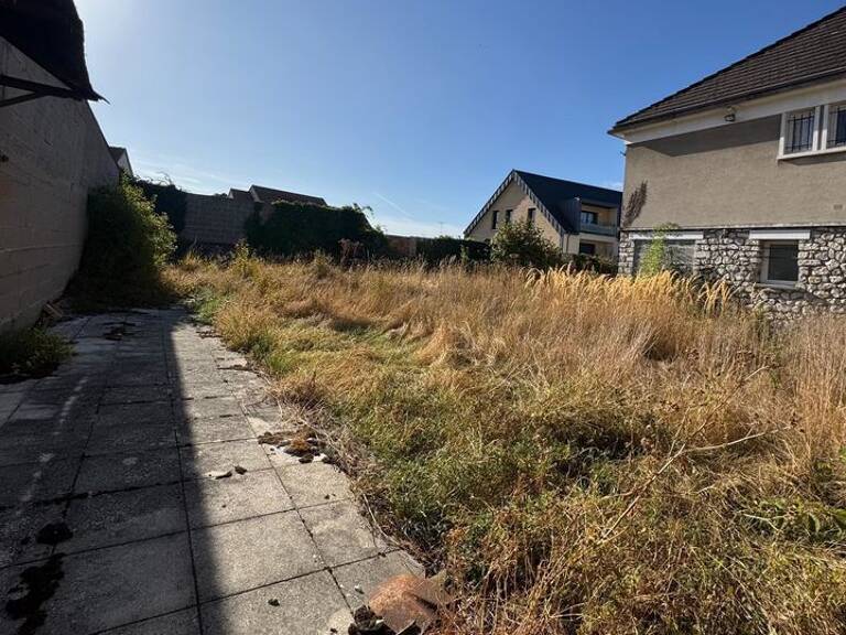 TERRAIN A BATIR DE 350 M² Emplacement idéal — photo 1