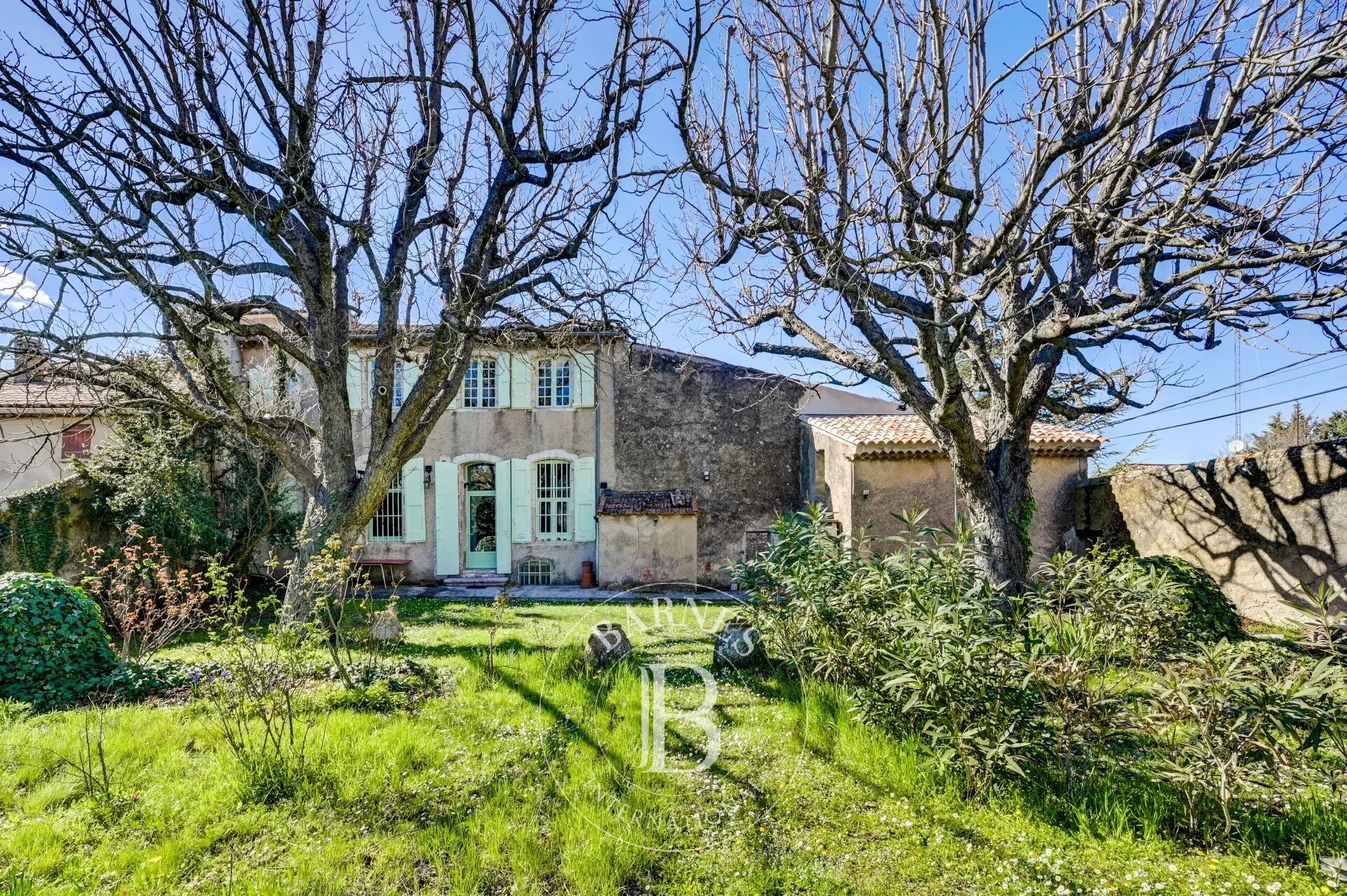 Hôtel particulier  T12 à vendre Rians 83560