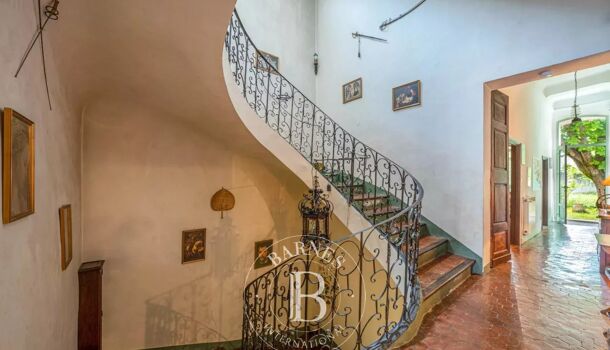 H&ocirc;tel particulier 12 pièces  à vendre Rians 83560