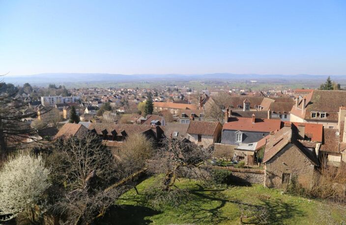 Hôtel particulier des XV et XVIIème édifiée sur les remparts médiévaux de la ville historique — photo 5
