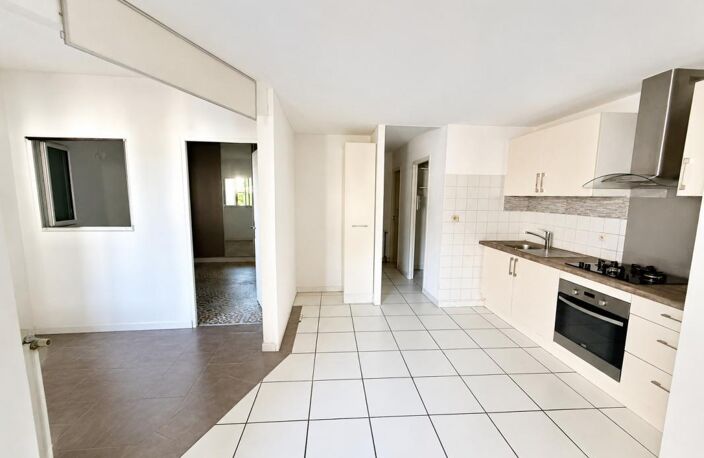 APPARTEMENT T2 TERRASSE ET PLACE DE PARKING MONTAUBAN CENTRE — photo 2