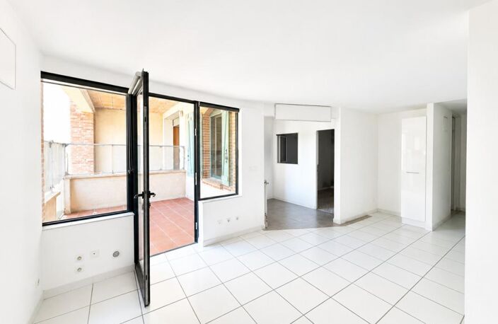 APPARTEMENT T2 TERRASSE ET PLACE DE PARKING MONTAUBAN CENTRE — photo 3