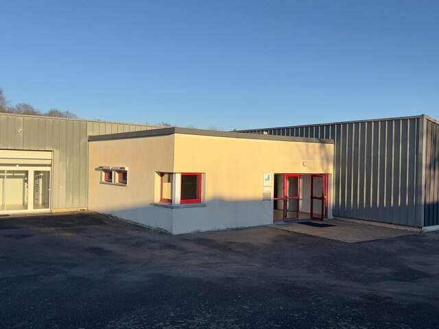 Bâtiment industriel À Vendre — photo du bien