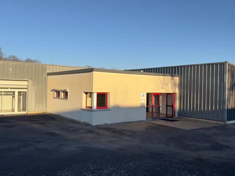 Bâtiment industriel À Vendre — photo 1