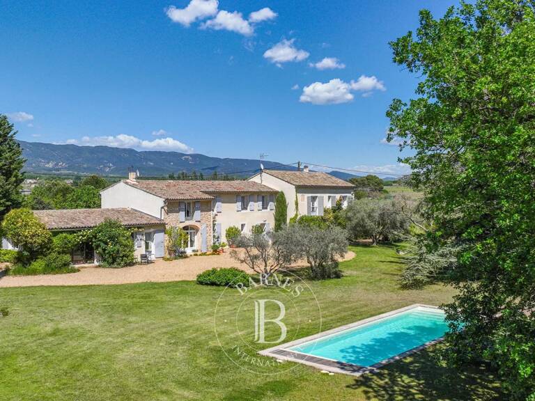 LOURMARIN - PROPRIETE- 5 CHAMBRES - PISCINE - PARC DE 6.5 HA — photo 1