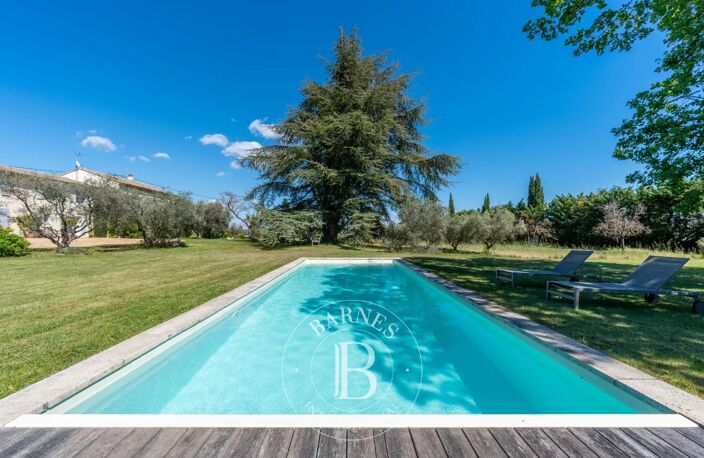 LOURMARIN - PROPRIETE- 5 CHAMBRES - PISCINE - PARC DE 6.5 HA — photo 4