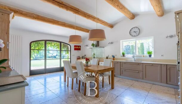 Propri&eacute;t&eacute; 14 pièces  à vendre Lourmarin 84160