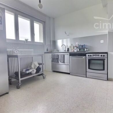 Appartement 5 pièces 180000 €