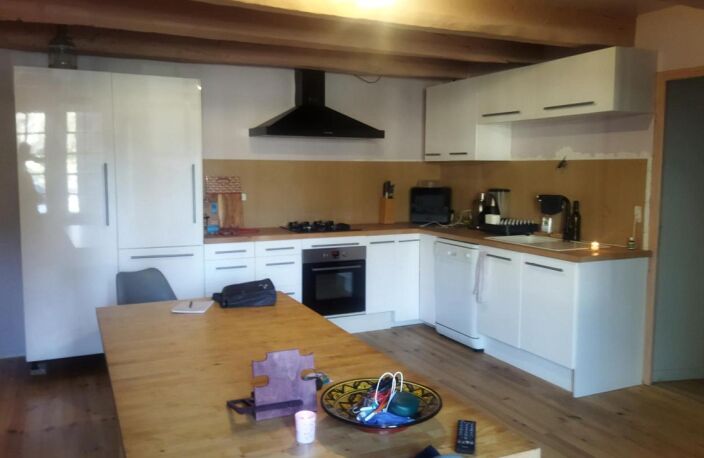 Lascabanes. Maison mitoyenne , bon potentiel. — photo 2
